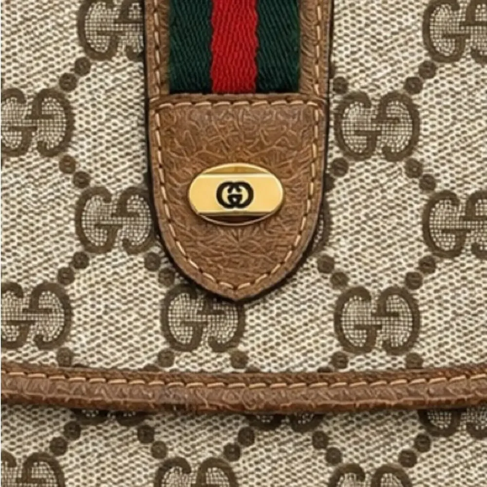 Gucci Beige GG Supreme Canvas Clutch with Brown Trim and Green-Red Web
